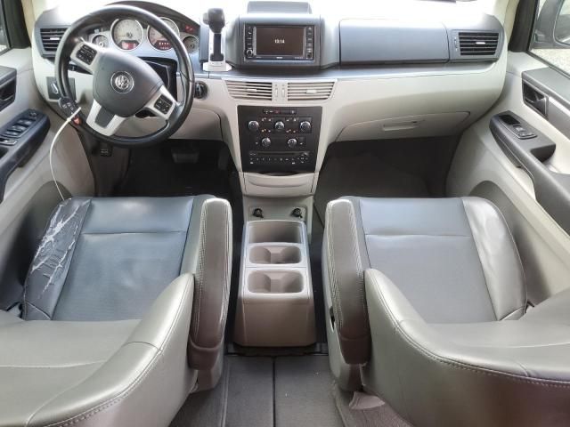 2012 Volkswagen Routan SE