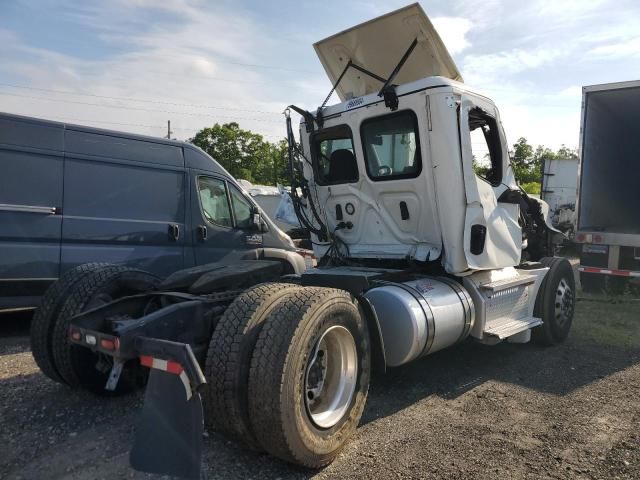 2021 Freightliner Cascadia 126