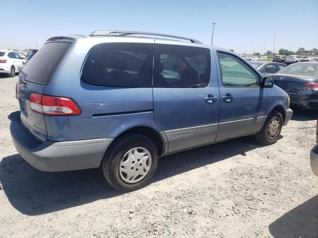 2002 Toyota Sienna LE