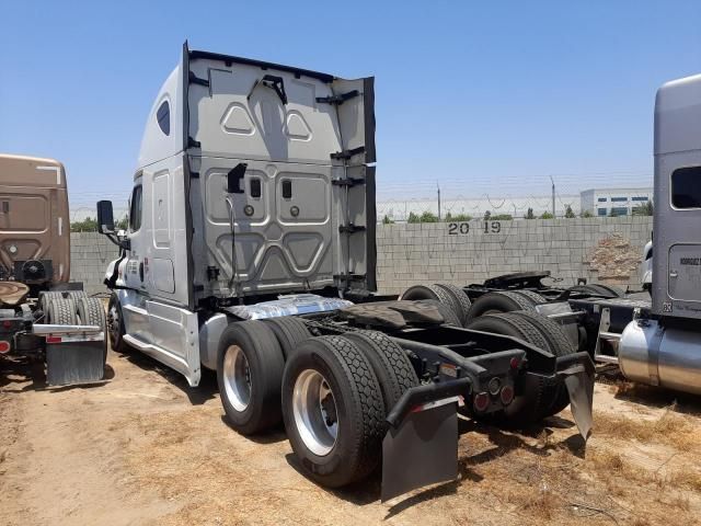 2016 Freightliner Cascadia 125