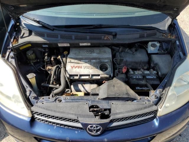 2004 Toyota Sienna CE