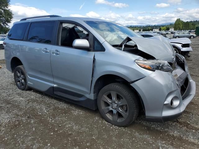 2015 Toyota Sienna Sport