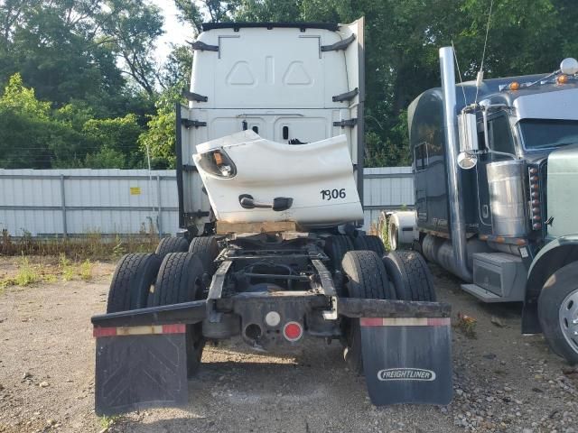 2018 Freightliner Cascadia 125