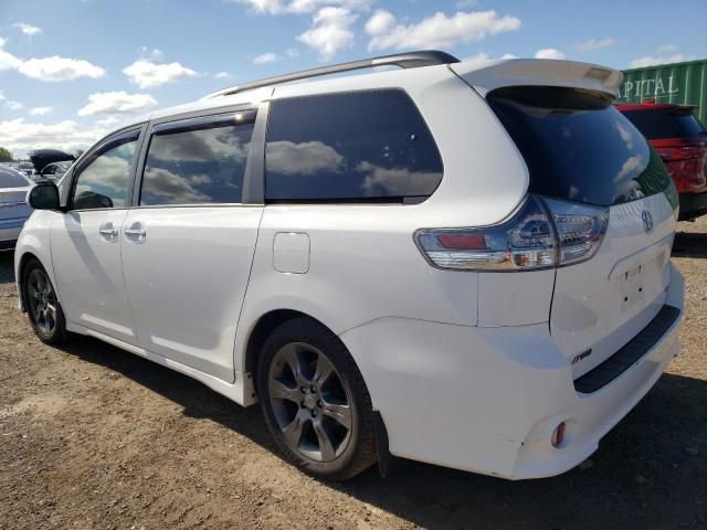 2015 Toyota Sienna Sport