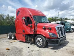 Salvage Trucks for sale at auction: 2019 Freightliner Cascadia 125