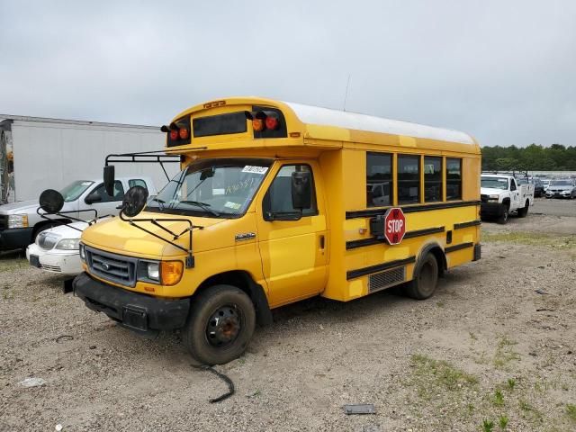 2006 Ford Econoline E350 Super Duty Cutaway Van