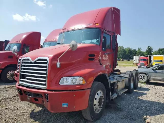 2017 Mack 600 CXU600