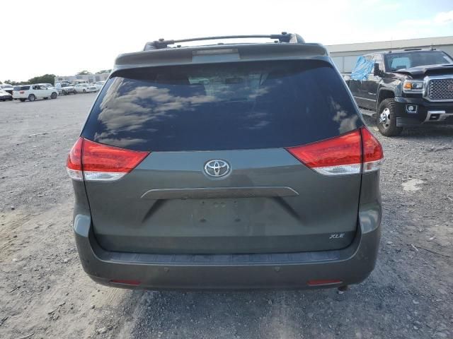 2013 Toyota Sienna XLE