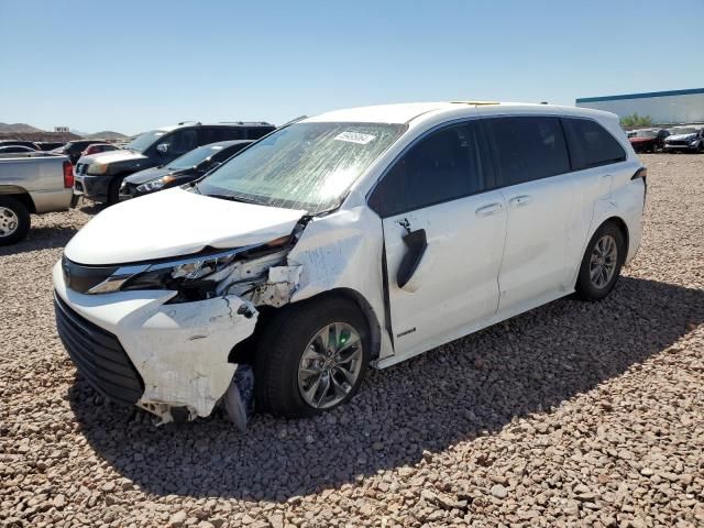 2021 Toyota Sienna LE