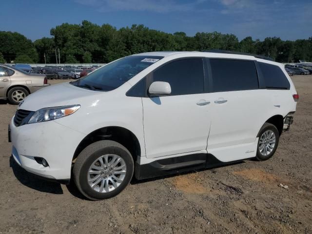 2014 Toyota Sienna XLE