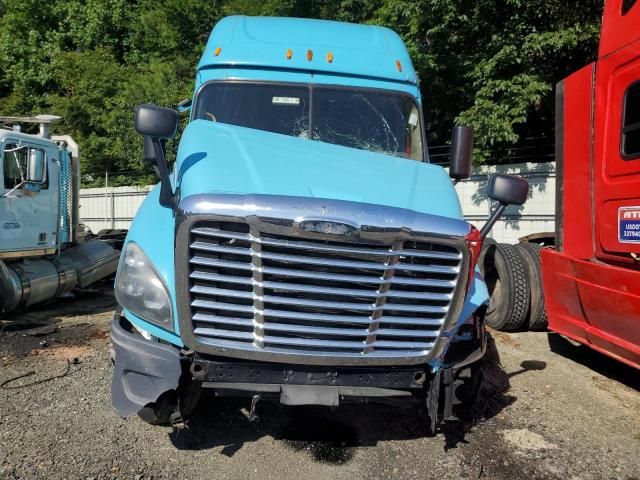 2015 Freightliner Cascadia 125