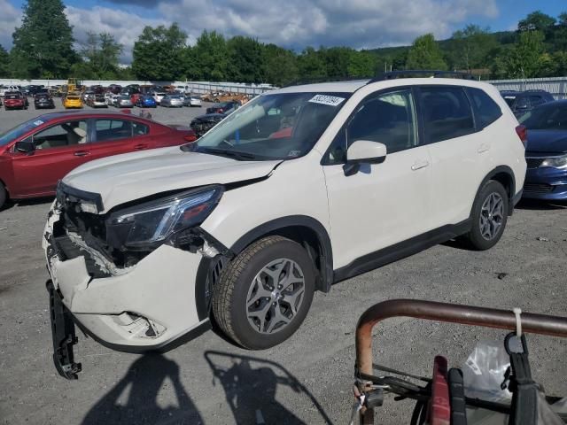 2022 Subaru Forester Premium