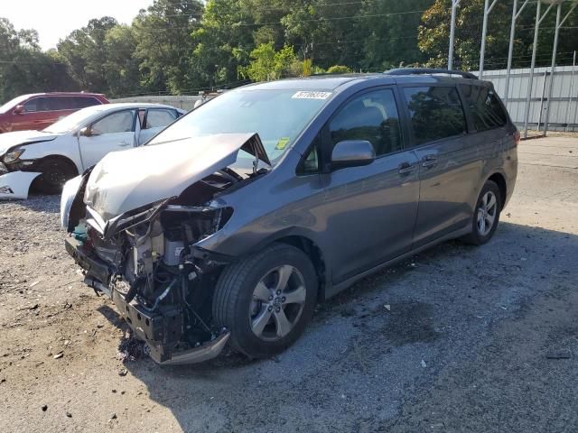 2020 Toyota Sienna LE