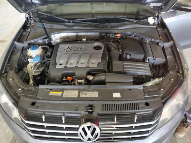 2013 Volkswagen Passat SE