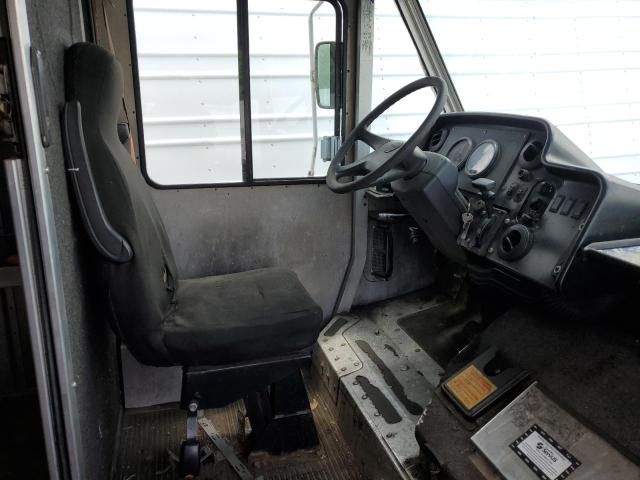 2004 Freightliner Chassis M Line WALK-IN Van