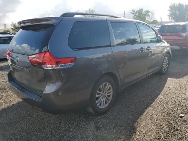 2013 Toyota Sienna XLE