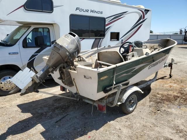 2001 Crestliner Boat