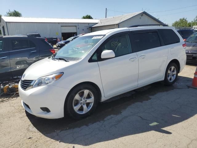 2013 Toyota Sienna LE