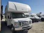 2013 Ford Econoline E450 Super Duty Cutaway Van