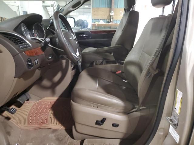 2012 Chrysler Town & Country Touring L