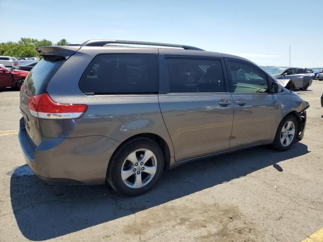 2014 Toyota Sienna LE