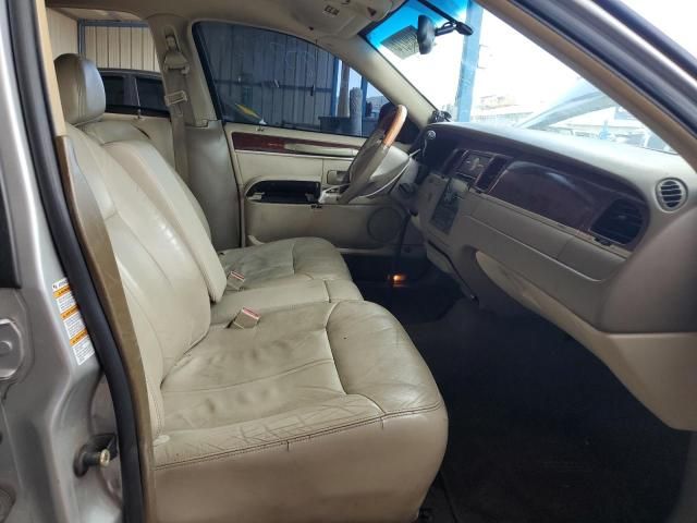 2004 Lincoln Town Car Ultimate