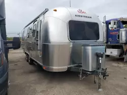 Salvage trucks for sale at Moraine, OH auction: 2005 Airstream Safari