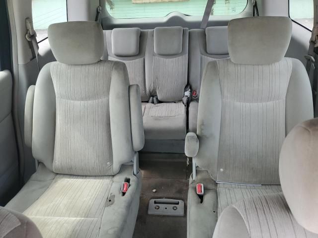 2013 Nissan Quest S