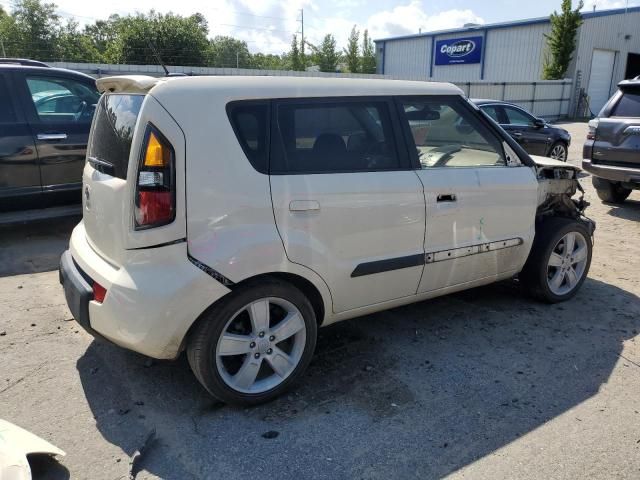 2010 KIA Soul +