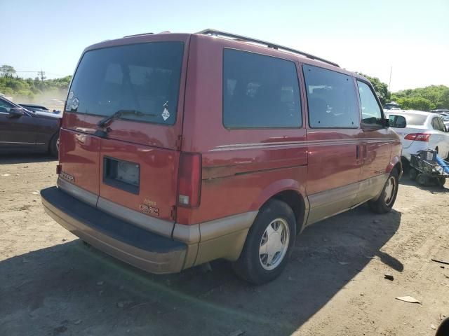 2002 GMC Safari XT