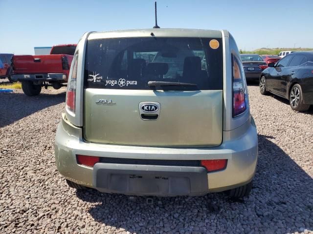 2010 KIA Soul +