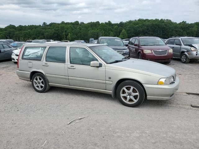 2000 Volvo V70 Base