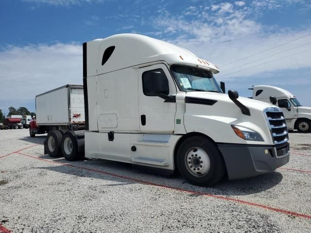 2020 Freightliner Cascadia 126