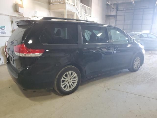 2013 Toyota Sienna XLE