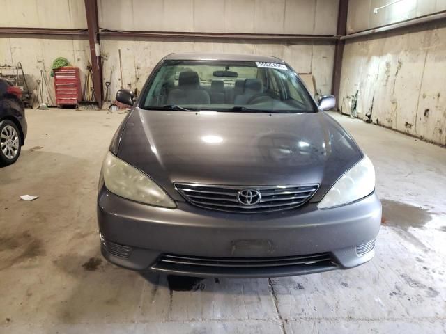 2005 Toyota Camry LE