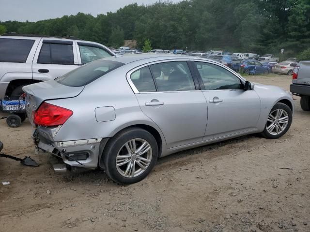 2015 Infiniti Q40