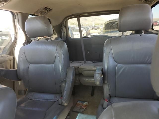 2005 Toyota Sienna XLE