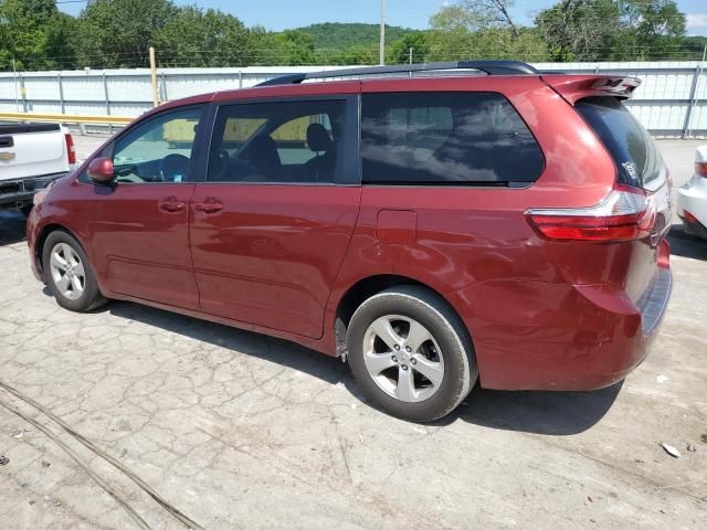 2016 Toyota Sienna LE