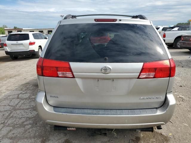 2004 Toyota Sienna XLE