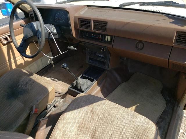 1984 Toyota Pickup Xtracab RN56 DLX