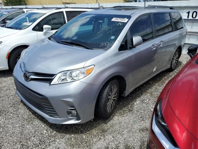 2018 Toyota Sienna XLE