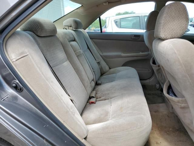 2004 Toyota Camry LE