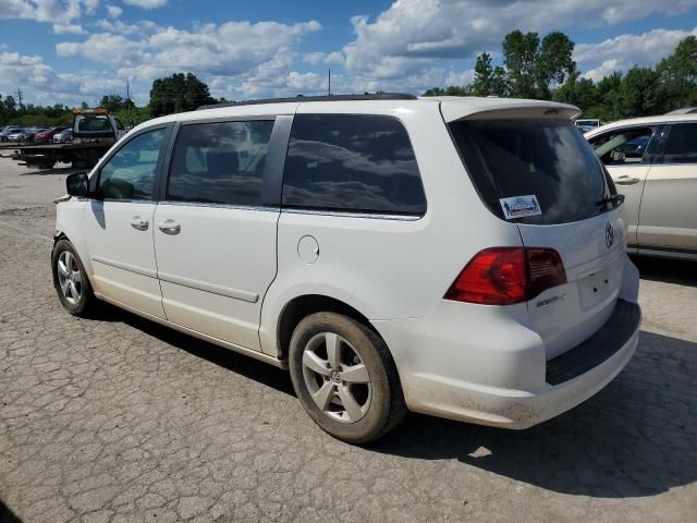 2011 Volkswagen Routan SE