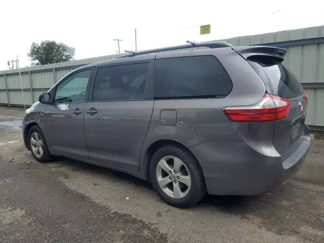 2016 Toyota Sienna LE