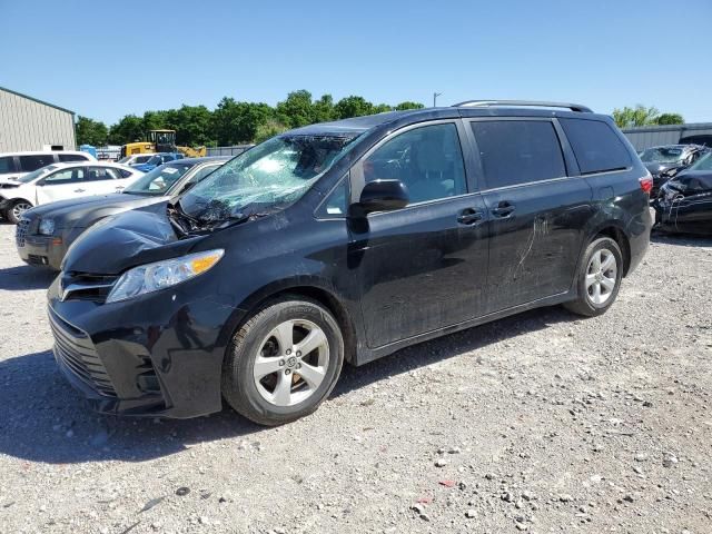 2020 Toyota Sienna LE