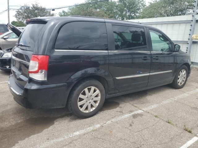 2016 Chrysler Town & Country Touring