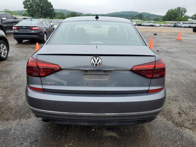 2017 Volkswagen Passat R-Line