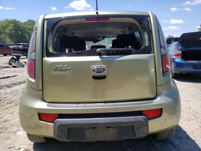 2010 KIA Soul +