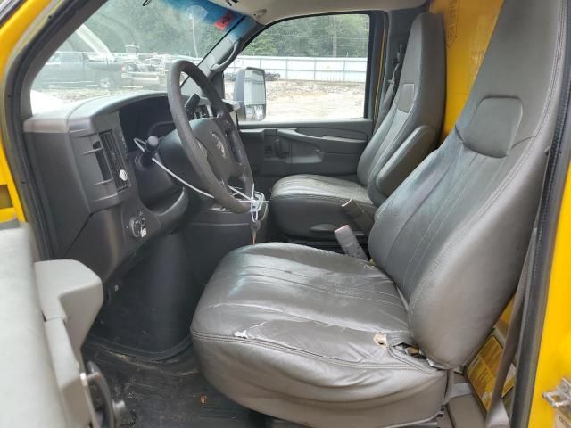 2011 GMC Savana Cutaway G3500