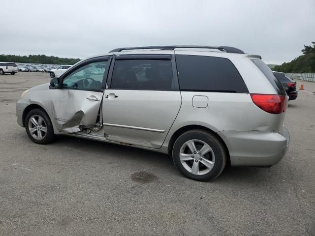 2004 Toyota Sienna CE